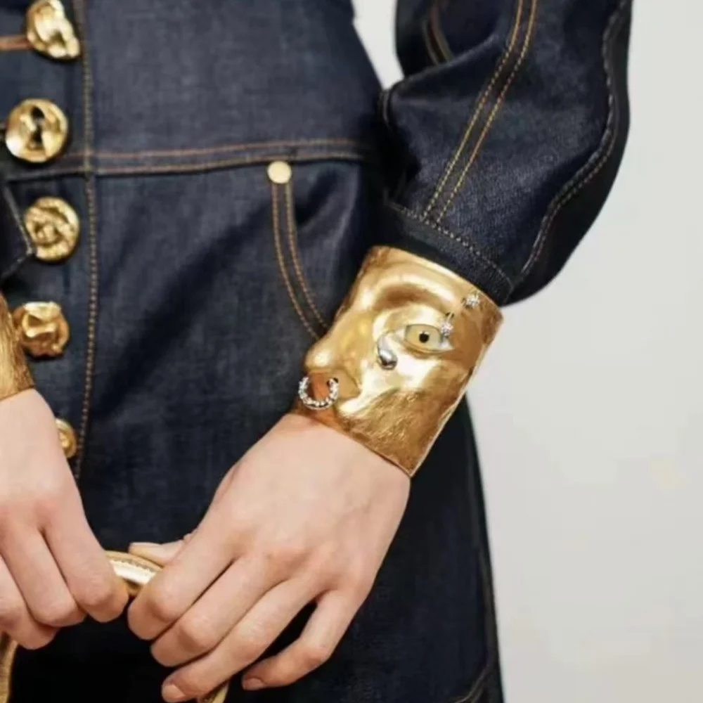 New schiaparelli inspired eye arm cuff - Picture 2 of 6